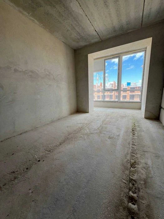 Large 1-room apartment for sale in the Center.