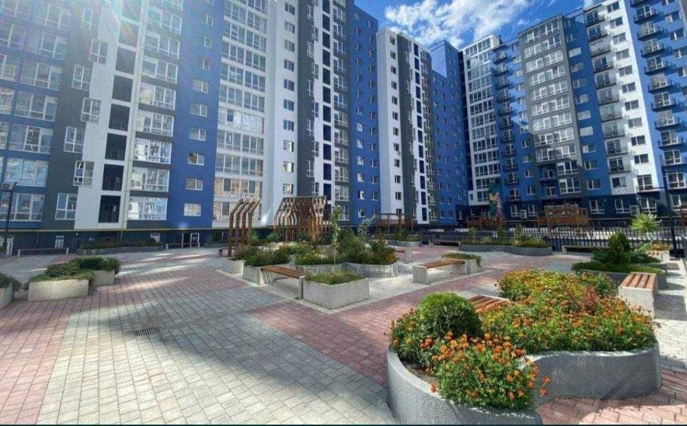 Large 1-room apartment for sale in the Center.