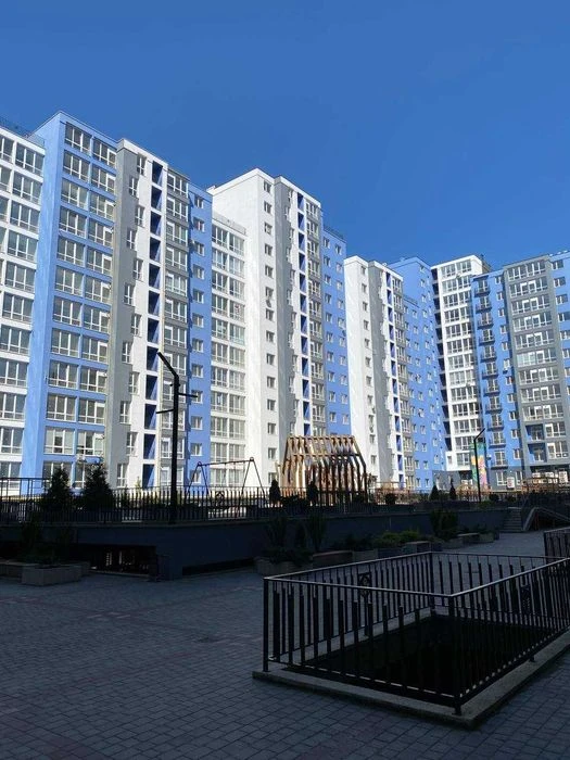 Large 1-room apartment for sale in the Center.