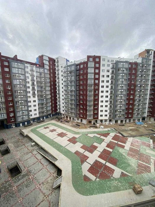 Large 1-room apartment for sale in the Center.