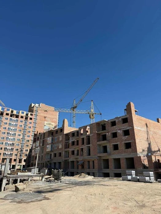 Продажа 1-комнатной квартиры в ЖК Княгинин с видом на горы
