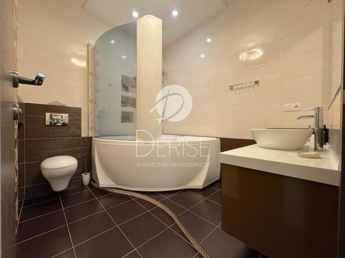 2-room apartment for sale 90 m², Staronavodnytska St., 6B