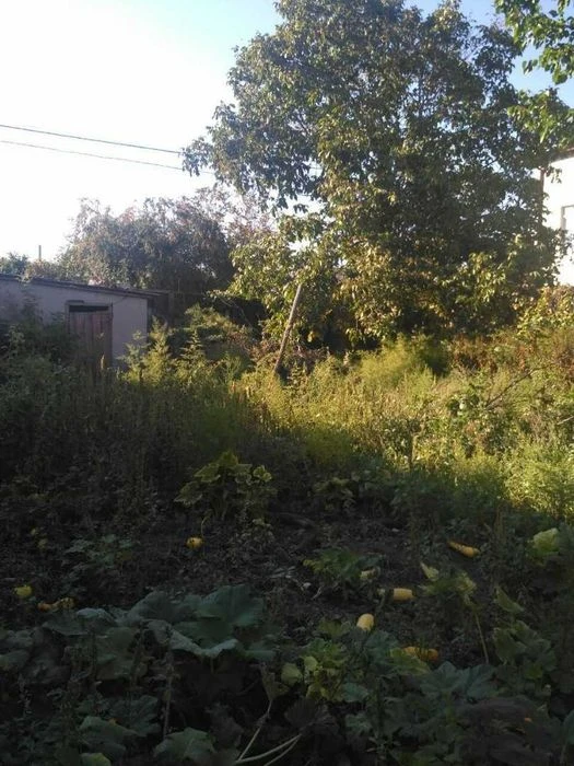 продам участок земли правильной формы