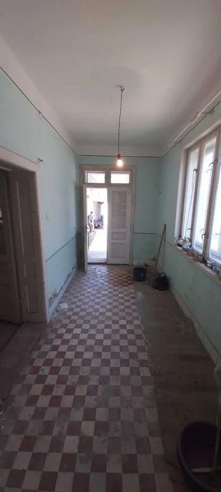 Будинок на етапі реконструкції під американку