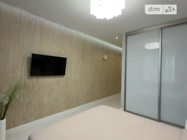 Продажа 2к квартиры 86 кв. м на наб. Днепровская 14 • ID 3470