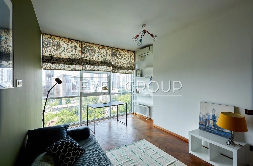 WITHOUT % Sale of 3-room residential complex "Triumph" Pechersk!