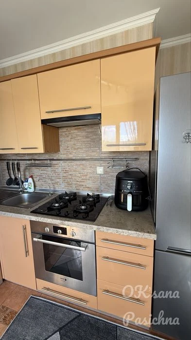 Продам 3  на пр Поля с ремонтом , мебелью и техникой ( Киров