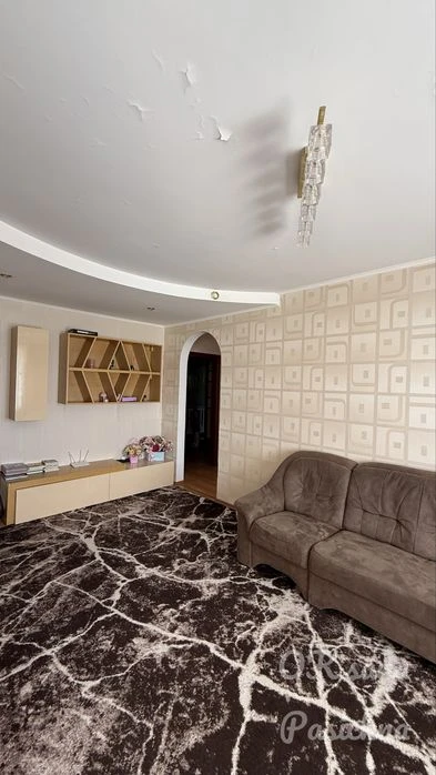 Продам 3  на пр Поля с ремонтом , мебелью и техникой ( Киров