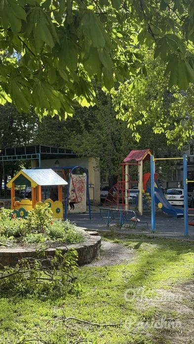 Продам 3  на пр Поля с ремонтом , мебелью и техникой ( Киров