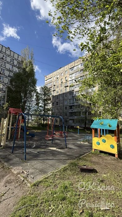 Продам 3  на пр Поля с ремонтом , мебелью и техникой ( Киров