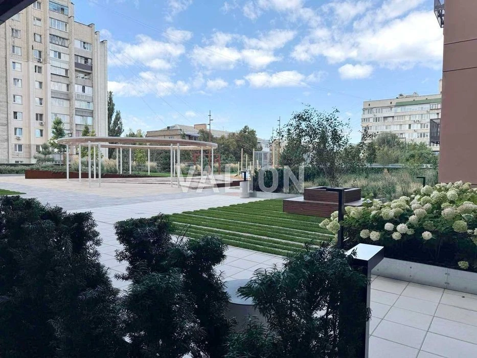 1-room apartment for sale in the residential complex "Budynok na Vavilovykh", next to the station.