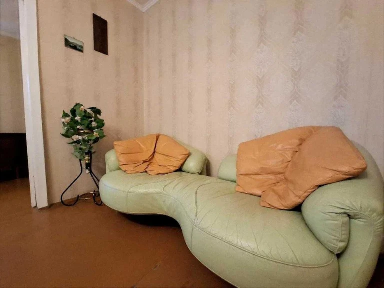 Продам 2-комнатную квартиру на Рабочей