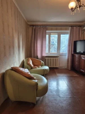 Продам 2-комнатную квартиру на Рабочей