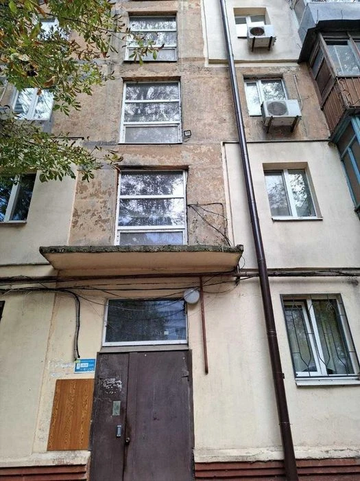 Продам 2-комнатную квартиру на Рабочей
