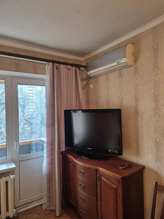 Продам 2-комнатную квартиру на Рабочей