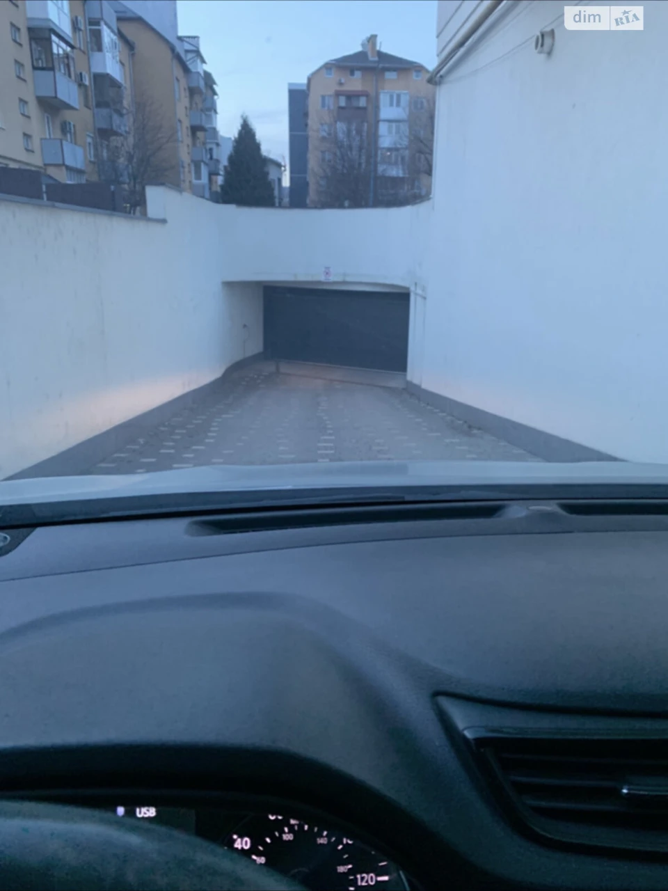 Продаж Місце на стоянці Свепомоц