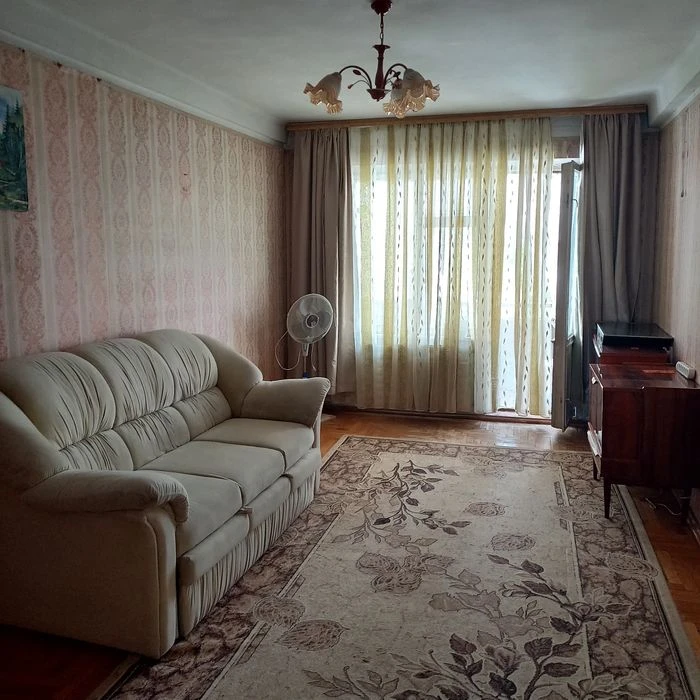 СОБСТВЕННИК!!  ПРОДАМ 3х комн. Квартиру в Хортицком районе.