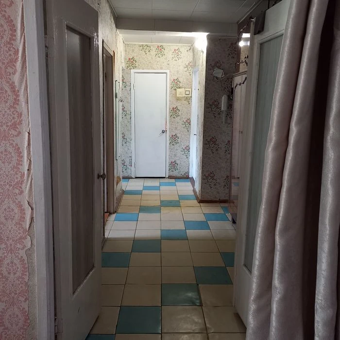 СОБСТВЕННИК!!  ПРОДАМ 3х комн. Квартиру в Хортицком районе.