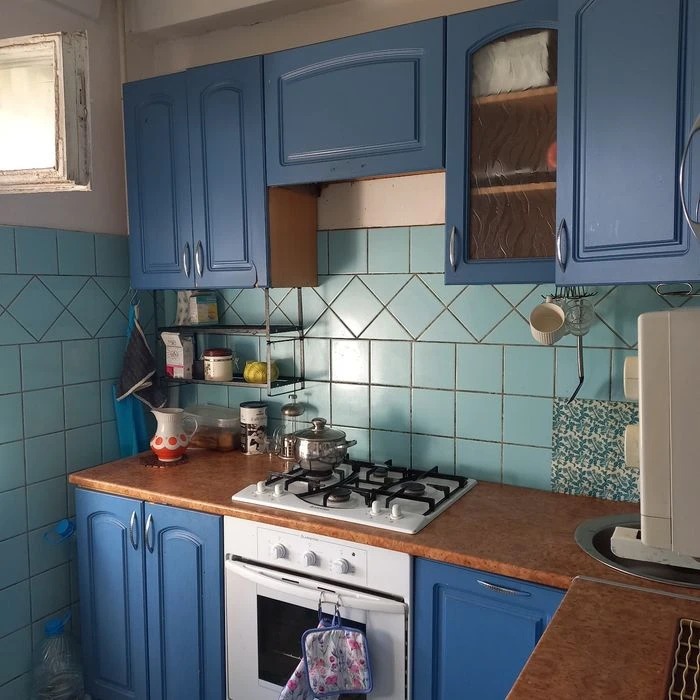 СОБСТВЕННИК!!  ПРОДАМ 3х комн. Квартиру в Хортицком районе.