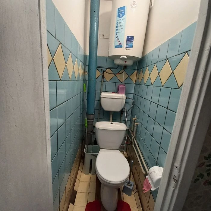 СОБСТВЕННИК!!  ПРОДАМ 3х комн. Квартиру в Хортицком районе.