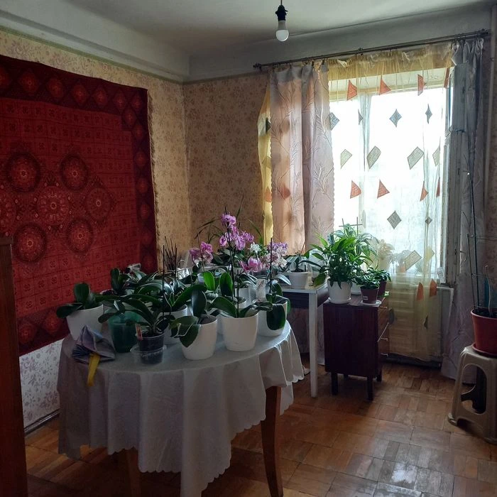 СОБСТВЕННИК!!  ПРОДАМ 3х комн. Квартиру в Хортицком районе.