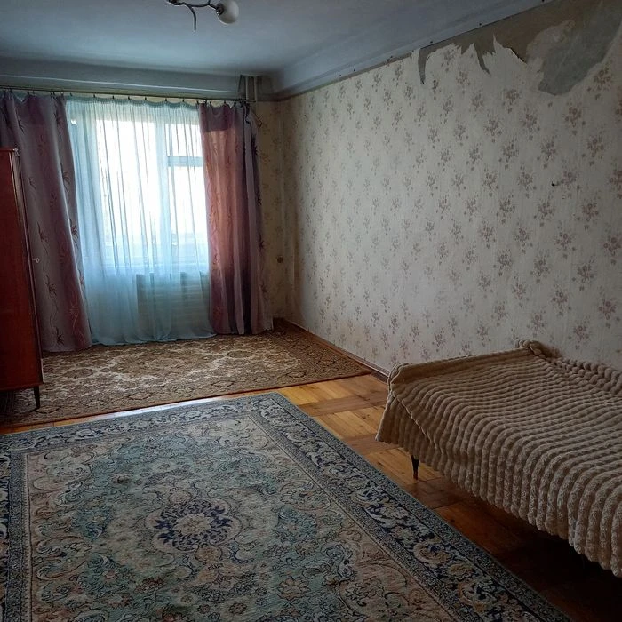 СОБСТВЕННИК!!  ПРОДАМ 3х комн. Квартиру в Хортицком районе.