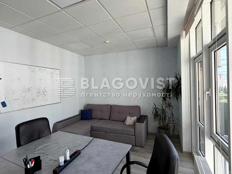 Apartment. Kyiv, Yuliya Zdanovskaya St. (Lomonosova)