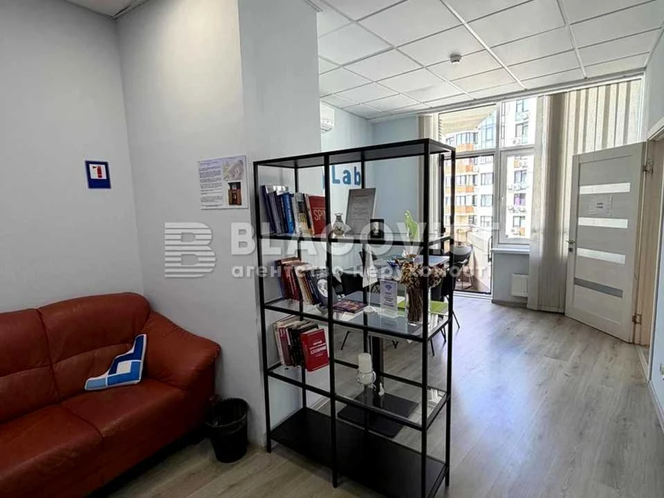 Apartment. Kyiv, Yuliya Zdanovskaya St. (Lomonosova)