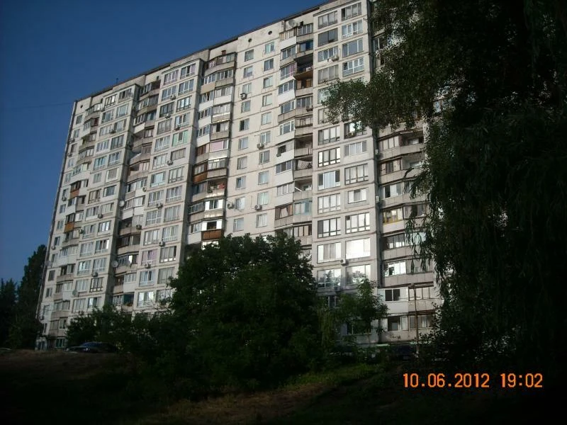 For sale: 3-room apartment, 72 m², Bereznyakovskaya St., 30