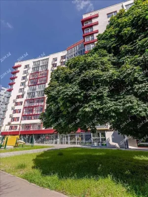 85 м² простору з власною терасою 15 м² - квартира, яка виход