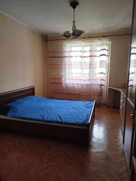 Three-room apartment on Roman Shukhevych Avenue 4 from the owner