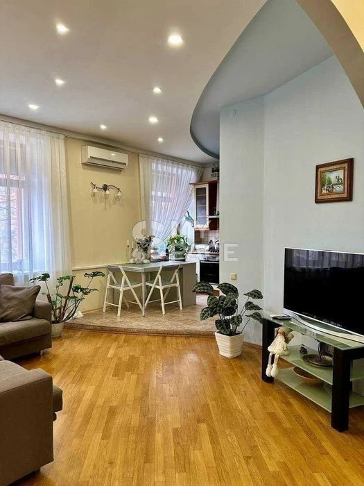 3-room apartment for sale, Yevhena Hutsala Lane, 3, Pecherska metro station, La