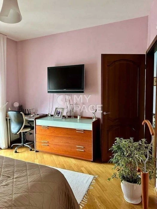 3-room apartment for sale, Yevhena Hutsala Lane, 3, Pecherska metro station, La