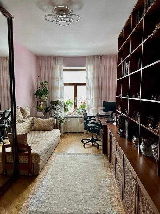 3-room apartment for sale, Yevhena Hutsala Lane, 3, Pecherska metro station, La
