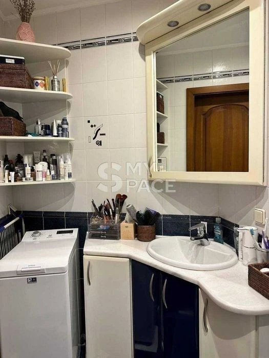 3-room apartment for sale, Yevhena Hutsala Lane, 3, Pecherska metro station, La