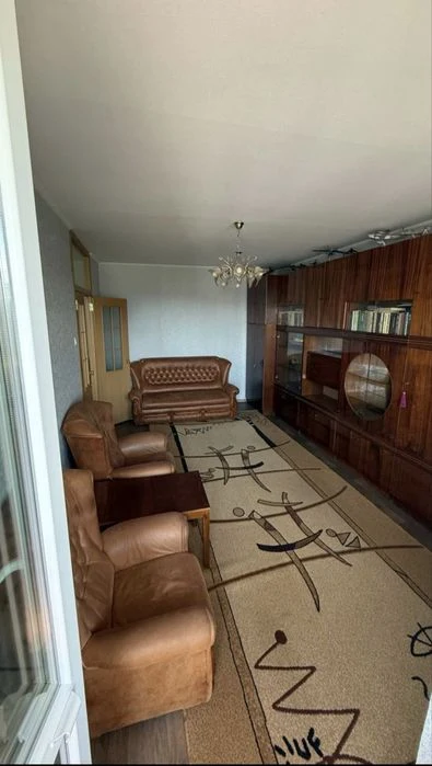 For sale 3-room apartment in Severnaya Saltovka, ul. Metrostroiteley 27