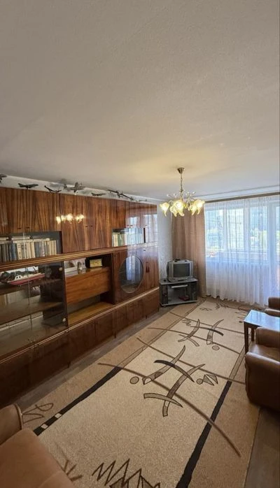 For sale 3-room apartment in Severnaya Saltovka, ul. Metrostroiteley 27