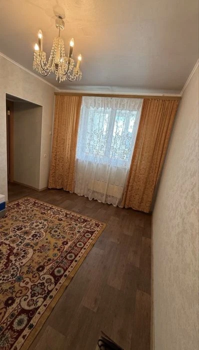 For sale 3-room apartment in Severnaya Saltovka, ul. Metrostroiteley 27
