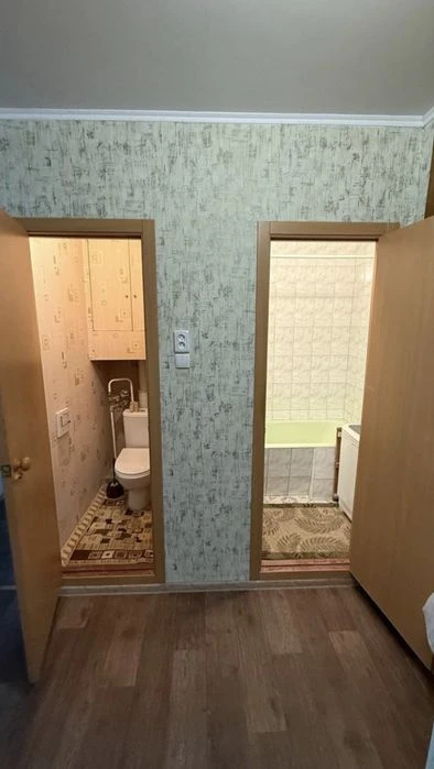 For sale 3-room apartment in Severnaya Saltovka, ul. Metrostroiteley 27