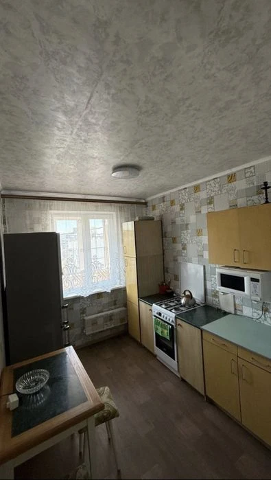 For sale 3-room apartment in Severnaya Saltovka, ul. Metrostroiteley 27