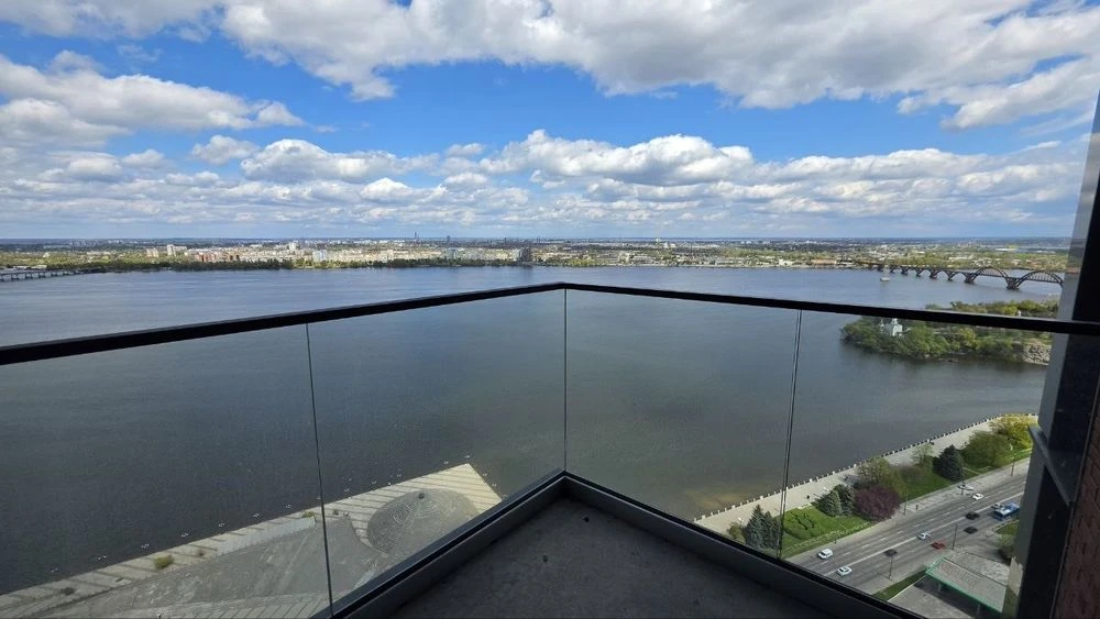 Sale of 3.k. Mayak residential complex (EXCLUSIVE, KEYS)