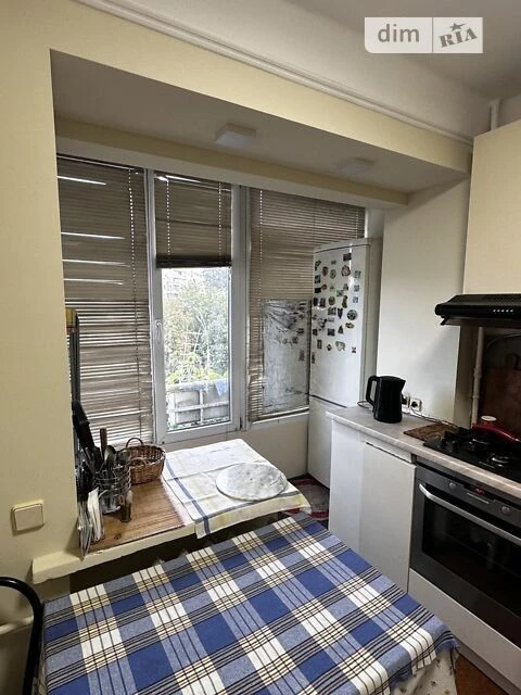 For sale 2-room apartment 47 sq. m. on Chokolivskyi Blvd. 19 • ID 345