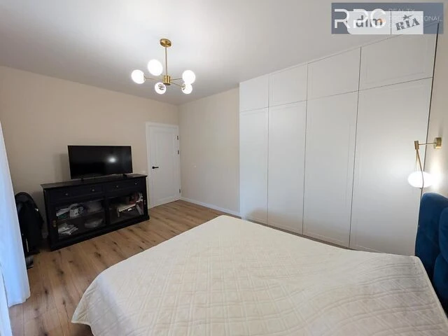 Sale of 2-room apartment 70.5 sq. m. on Oleny Telihy St. 25, apt. 9