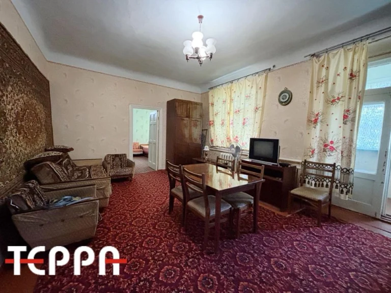 Продажа 2-комнатной квартиры с гаражом, Запорожье