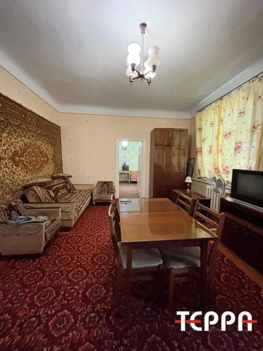 Продажа 2-комнатной квартиры с гаражом, Запорожье