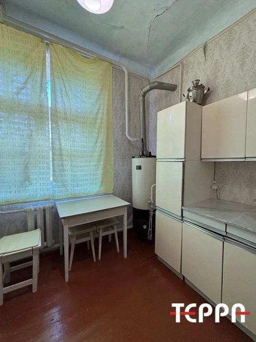 Продажа 2-комнатной квартиры с гаражом, Запорожье