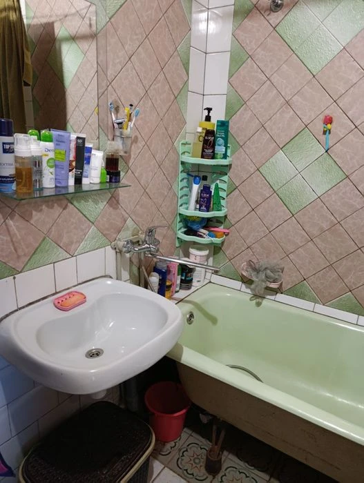 Продам квартиру 3-х комн Фестивальная