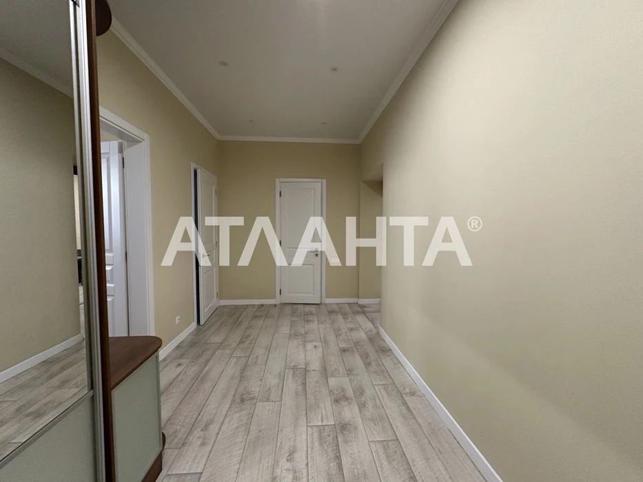 Двухкомнатная квартира с кухней студией на Французском буль