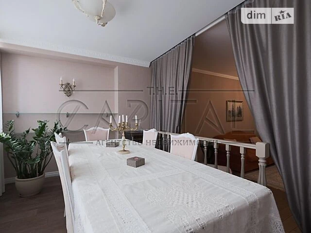 Sale of 3-room apartment 120 sq. m on Andriy Verkhoglyada St. 1-20A