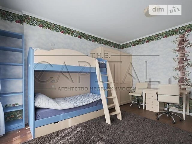 Sale of 3-room apartment 120 sq. m on Andriy Verkhoglyada St. 1-20A